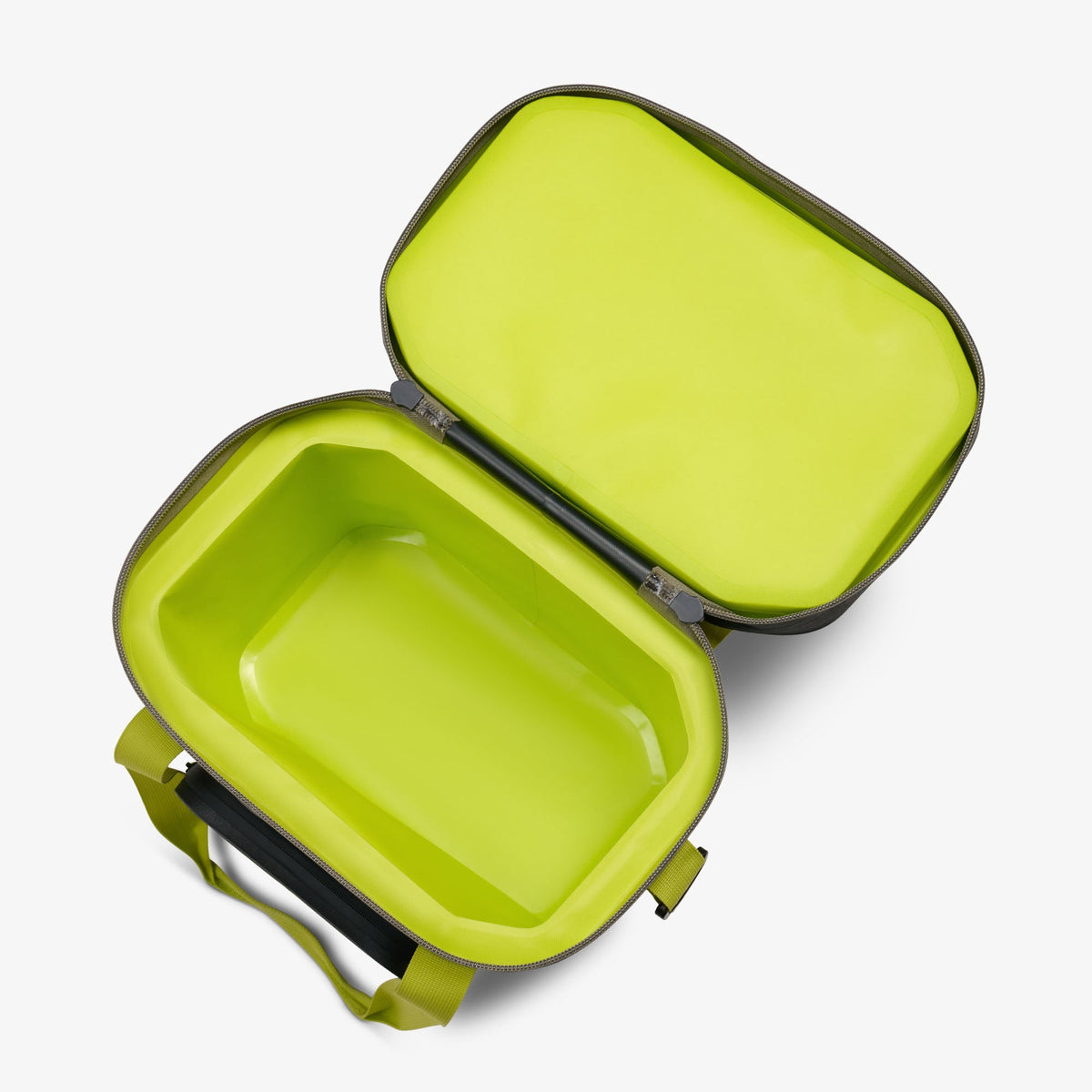 trailmate-18-can-cooler-bag-u2 00066772-O2.jpg