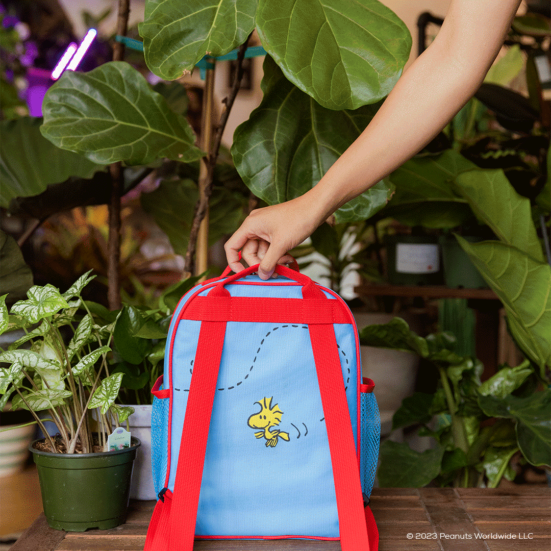 snoopy-mini-convertible-backpack-cooler-i8 Peanuts_Part_2_NATIVE_PDP_Backpack.gif